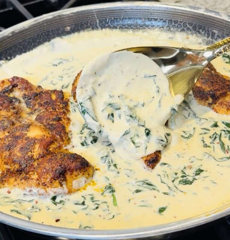 Chicken in a Creamy Spinach Sauce
